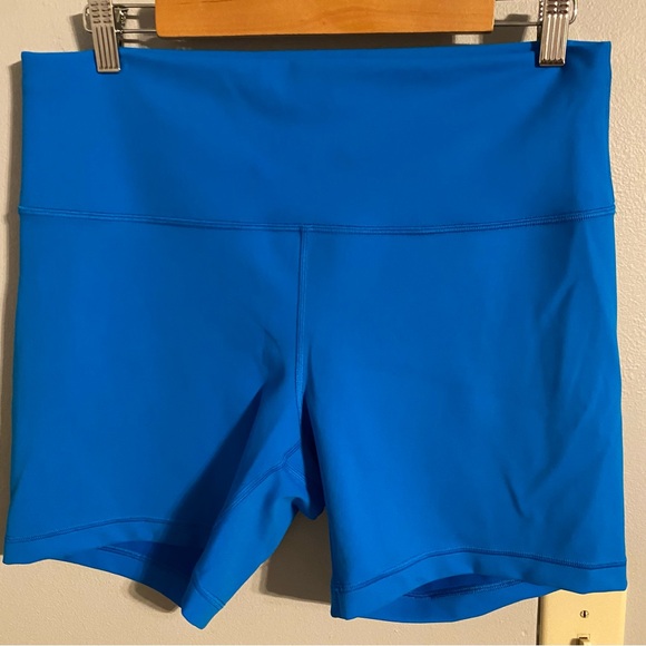 lululemon athletica Pants - Women’s Lululemon Wunder Train 6” HR Shorts Sz 14